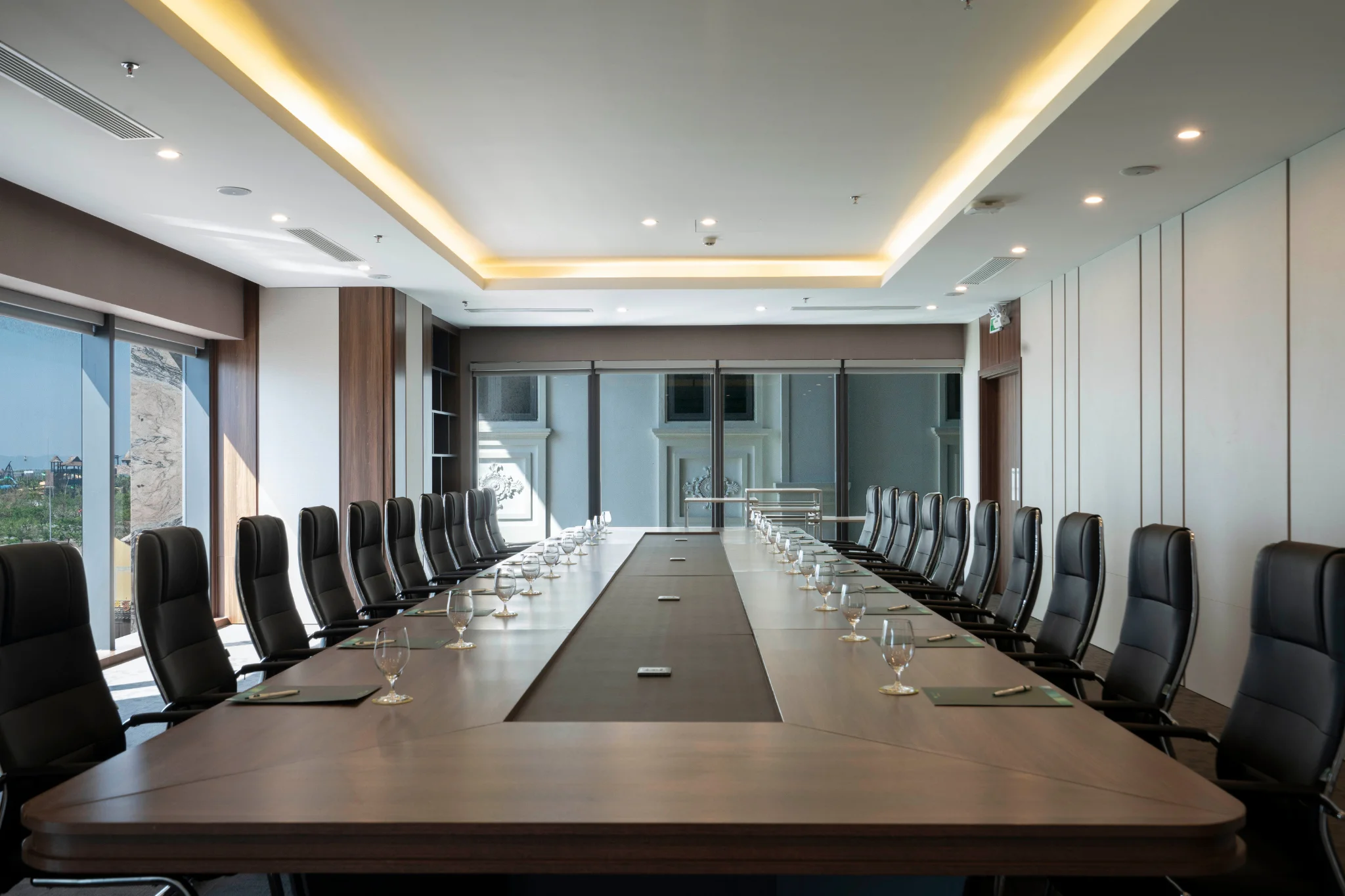 DAISY MEETING ROOM